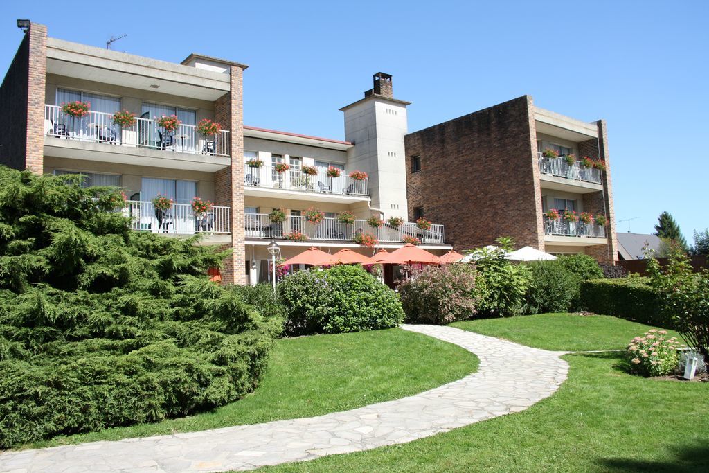 Logis Hotel & Restaurant - Le Relais De Montigny Montigny  Bagian luar foto